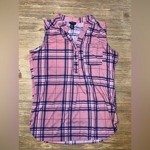 Justify. Polyester Pink Plaid sleeveless blouse. L